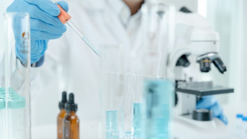 实验室生物试剂：选择与安全并重